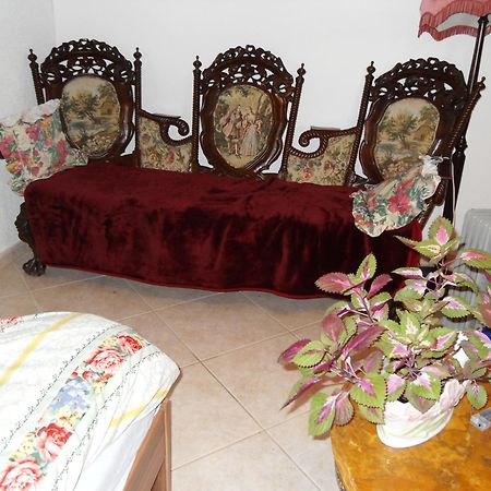 Bed&Breakfast In Flueh Hofstetten-Fluh Quarto foto